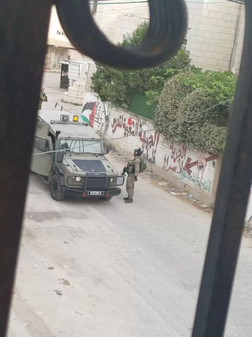 قوات الاحتلال تقتحم مادما جنوب نابلس وتمنع الحركة والتنقل