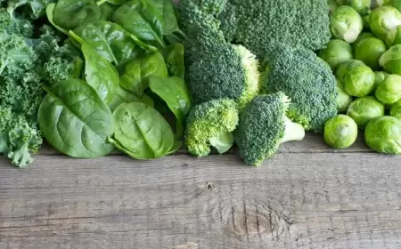 9 أطعمة غنية بفيتامين K لقوة العظام والقلب السليم