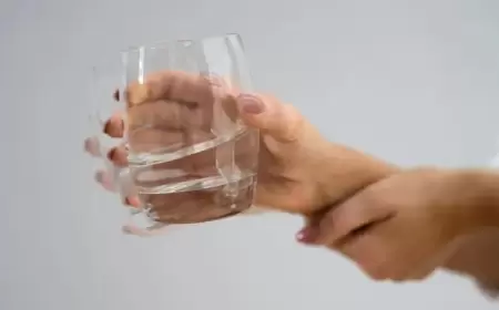 اكتشاف جزيء مُقاوم للموت قد يُبطئ تطور الشلل الرعاش