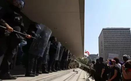 حظر تجول ليلي وسط لوس أنجلوس.. ترمب يتوعّد بـ"تحرير" المدينة