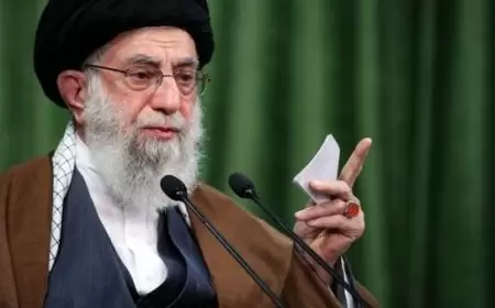 خامنئي يتعهد بـ"رد قاس" على القصف الإسرائيلي لإيران