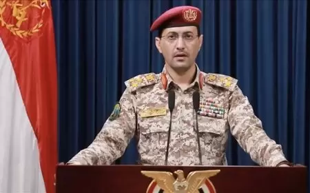 "الحوثي" تتوعد واشنطن باستهداف سفنها حال مهاجمة إيران