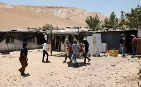 31  تجمع فلسطيني تهجر قسرا