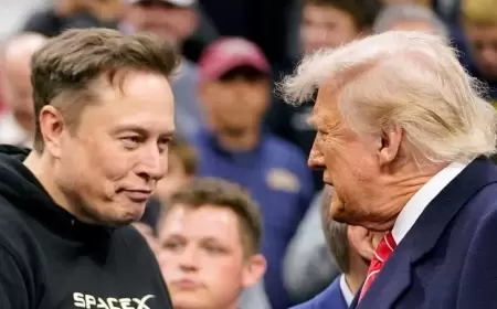 بين "تروث سوشيال" و"إكس".. مواجهة إلكترونية مشتعلة بين ترامب وماسك
