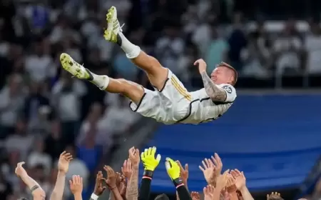 "يفتقدوني في مدريد".. كروس يكشف موقفه من التراجع عن الاعتزال