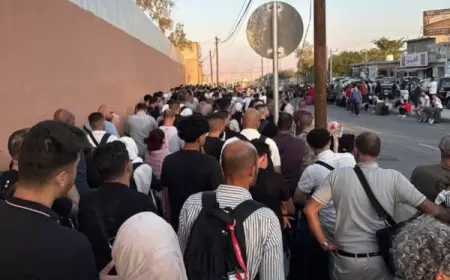 بعد شكاوى المسافرين- وزير الداخلية الأردني يوعز بحلول لتخفيف الازدحام على جسر الملك حسين