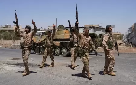 تجدد الاشتباكات بالسويداء والرئاسة السورية تتعهد بمحاسبة المتورطين