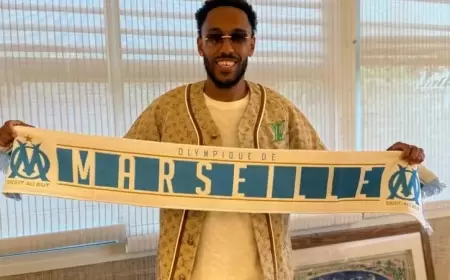 آلاف المشجعين يستقبلون أوباميانغ في مرسيليا