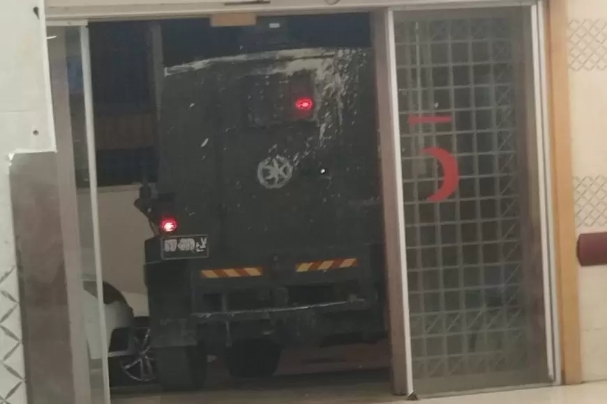 الاحتلال يصيب شابا بالرصاص الحي ويعتقل 3 آخرين خلال اقتحام نابلس