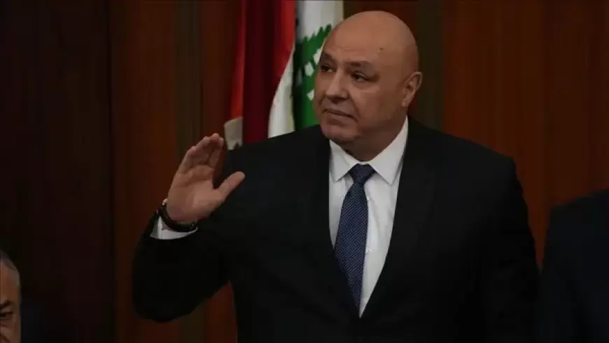 عون يناشد الأحزاب اللبنانية التعجيل بتسليم أسلحتها