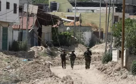 كاتس يوجه ببقاء القوات الإسرائيلية داخل مخيمات الضفة