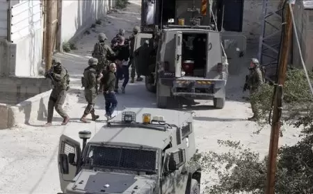 الضفة.. الجيش الإسرائيلي يعتقل 10 فلسطينيين ويبرح شابا بالضرب