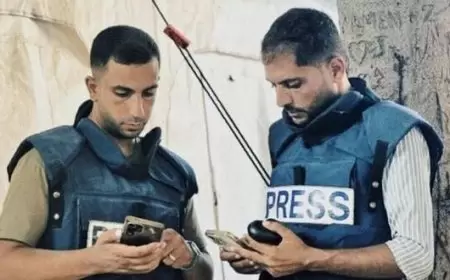 تشييع جثماني المراسلين الصحفيين أنس الشريف ومحمد قريقع في قطاع غزة