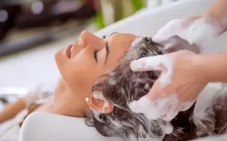 للعناية بالشعر في الصيف.. كم عدد المرات المثالية لغسله؟