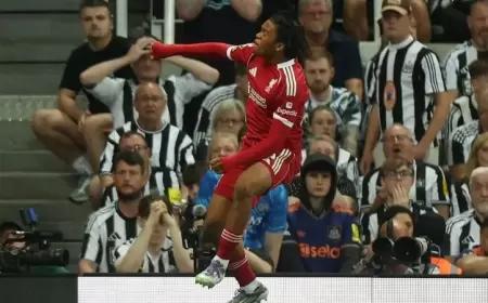 الدوري الإنجليزي.. فوز درامي لليفربول على نيوكاسل المنقوص