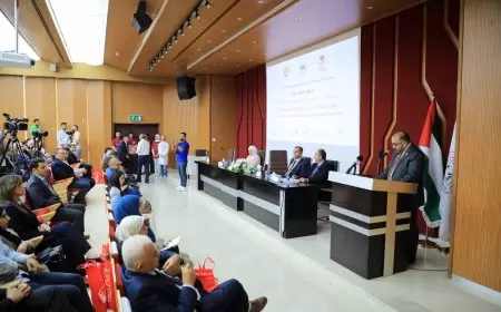 بالتعاون مع نقابة صيادلة فلسطين تخلله معرض لشركات الأدوية