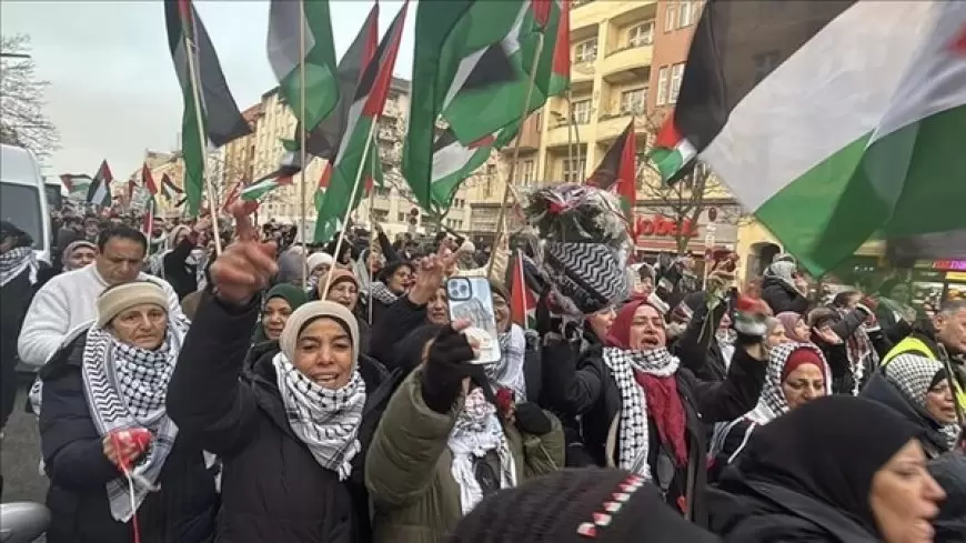 قمع الشرطة الألمانية لمظاهرة داعمة لفلسطين في برلين واعتقالات واسعة