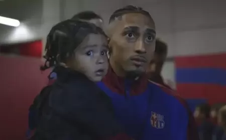 "تجاهلوا طفلي بسبب لونه".. رافينيا يتهم ديزني لاند بـ"العنصرية"