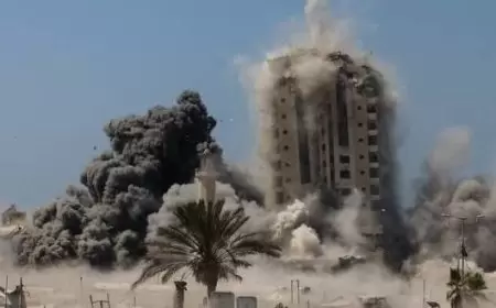 اليوم 702 للعدوان على غزة.. غارات عنيفة على أبراج القطاع وتفاقم الأزمة الإنسانية