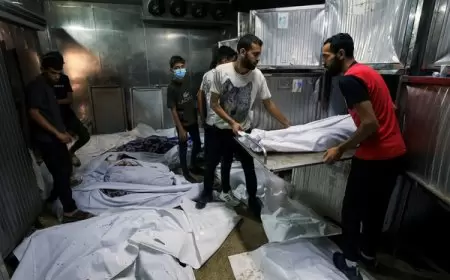 الاحتلال يقصف نازحين وينذر سكان مدينة غزة بإخلائها سريعا