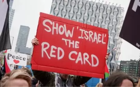 نجوم كرة قدم يطالبون الفيفا واليويفا باستبعاد الاحتلال من البطولات الدولية