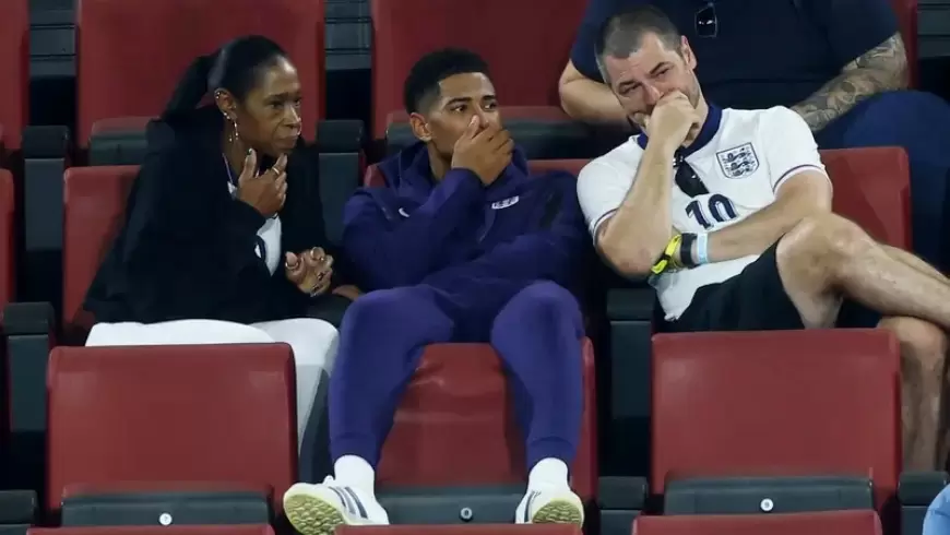 الجانب الخفي لوالد بيلنغهام.. يتحكم في منتخب إنجلترا ويثير استياء اللاعبين