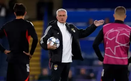 صداع وآلام وحمى.. "فيروس" يضرب مورينيو ولاعبي بنفيكا