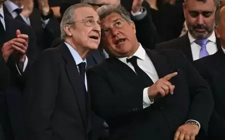 "لابورتا لا يشعر بالأمان".. تيباس يفجر أزمة بين رئيس برشلونة وبيريز