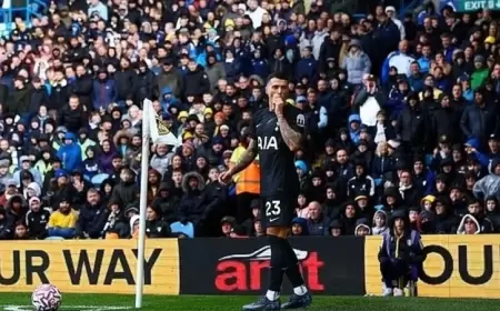 ضرب لاعب توتنهام بـ"سيجارة إلكترونية".. وتصرفه يثير الضحك