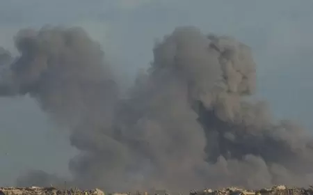 غارات مكثفة على مدينة غزة رغم إعلان تقليص العمليات العسكرية