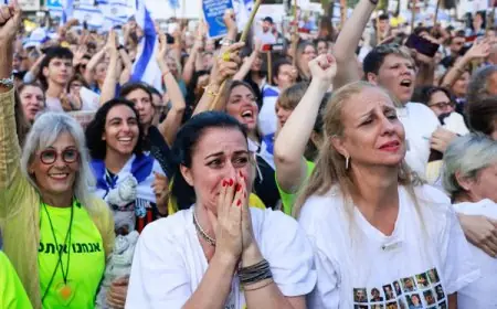 حماس تسمح لأسرى إسرائيليين بالتحدث لأسرهم قبيل إطلاق سراحهم