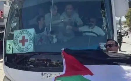 وصول أسرى فلسطينيين من سجن "عوفر" الإسرائيلي إلى رام الله