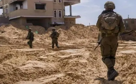 الاحتلال يعلن استعادة جثمانَي محتجزين من غزة ويكشف هوية أحدهما