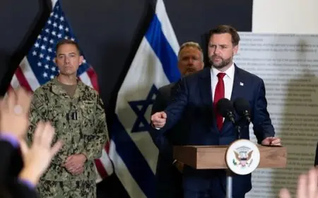 إعلام "إسرائيلي": فانس طالب نتنياهو بإعطاء فرصة لاتفاق غزة.. هكذا أجاب رئيس حكومة الاحتلال