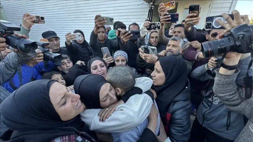 بزغاريد ودموع.. أهالي أسرى فلسطين ينتظرون عناق ذويهم بغزة