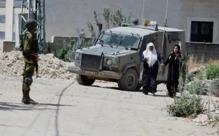 نازحون فلسطينيون يطالبون بالعودة لمخيماتهم في طولكرم