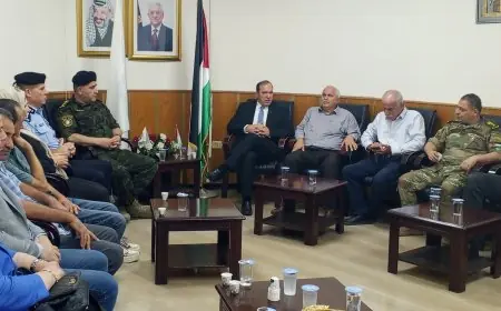 بمشاركة قائد المنطقة والمؤسسات ذات العلاقة  محافظ طولكرم اللواء د.  كميل يزور  بلدية عنبتا ويطلع على احتياجاتها