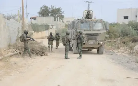 الاحتلال يواصل عدوانه على طولكرم لليوم الـ283 ويجرف مدخل مخيميها