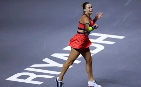 سابالينكا تصعد إلى نهائي "ختامية" الرياض