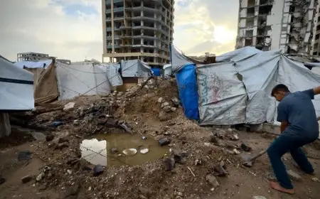 غارات إسرائيلية على القطاع والمنخفض الجوي يفاقم معاناة النازحين