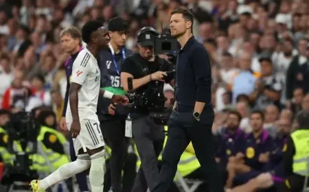 فينيسيوس يلوي ذراع ريال مدريد: التجديد مقابل رحيل ألونسو