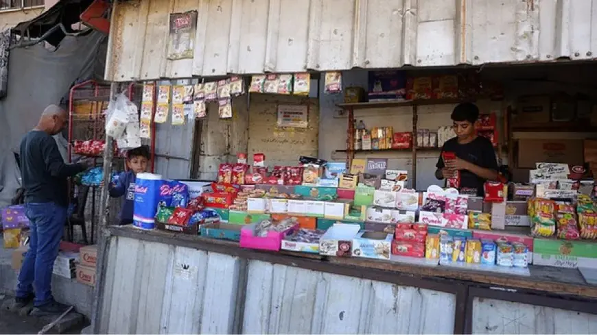 الاحتلال يهندس تجويع غزة.. سوق مليء بالكماليات وخاو من الأساسيات