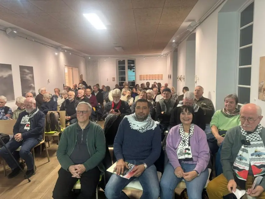 الجالية الفلسطينية في بريمن تنظّم ندوة سياسية للصحفية الألمانية كارين لوكفيلد