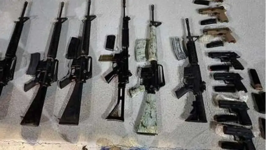 الاحتلال قلق من تصاعد تهريب الأسلحة عبر الحدود.. ومخازف من تسلل مسلحين