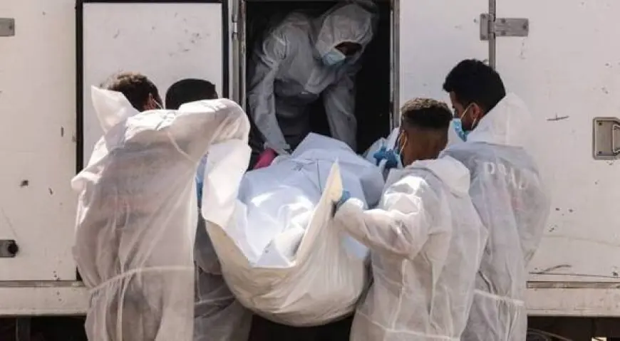 الاحتلال يسلم 15 جثمانا إضافيا لشهداء من قطاع غزة