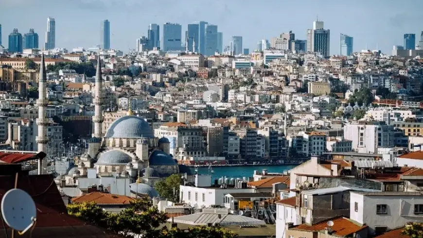 عطلة تحولت كابوساً في إسطنبول.. إغلاق فندق بعد وفاة أم وطفليها