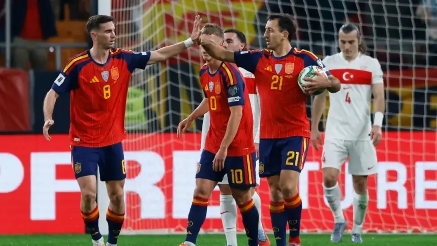 إسبانيا تتأهل إلى كأس العالم وترسل تركيا إلى الملحق
