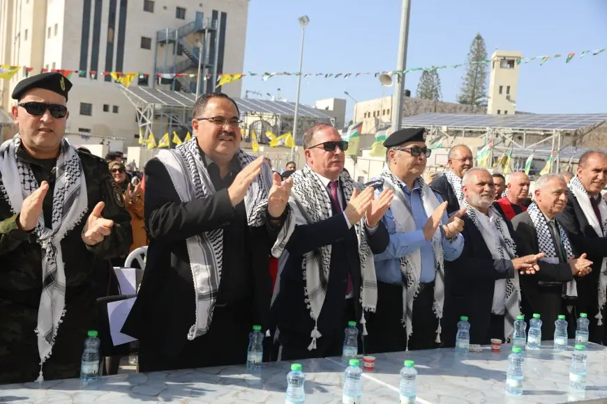 خلال مهرجان حاشد من مقر المقاطعة  بمشاركة المحافظ اللواء د. كميل وعضو اللجنة المركزية د. صيدم والمؤسسة الأمنية وإقليم حركة فتح   ومؤسسات وفعاليات محافظة طولكرم