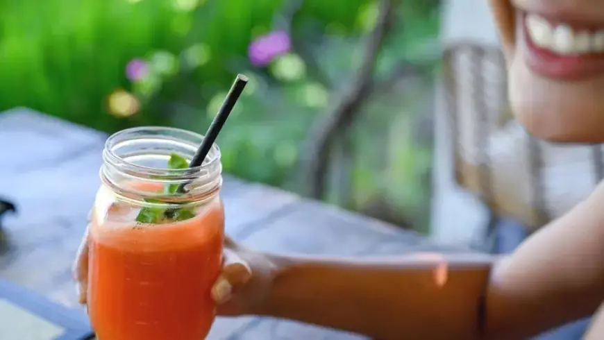 سر إضافة 4 عناصر من مطبخك إلى عصير الجزر كل صباح