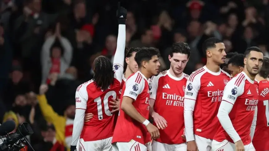 أرسنال يسحق توتنهام برباعية ويبتعد بصدارة الدوري